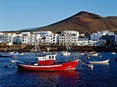 Fischerboote, Hafen, Dorf-und Vulkan, La Restinga, El Hierro, Kanarische Inseln, Atlantik, Spanien