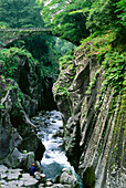 Takachiho Schlucht, Brücke über Fels aus erkalteter Lava, Bergkurort, Takachiho, südl Mt. Aso, Südinsel Kyushu, Japan