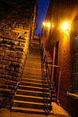 Beleuchtete Treppe bei Nacht, Georgetown, Washington DC, Amerika, USA