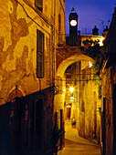 Alley, passage, Sorano, Tuscany, Italy