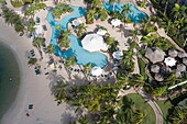 Luftaufnahme des Renaissance Hotel Swimming Pool, nahe Oranjestad, Aruba, ABC-Inseln, Niederländische Antillen, Karibik
