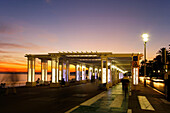 France, Nice, Promena s Anglais,Pavillon, sunset, people