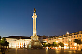 Lissabon Rossio Platz bei Nacht