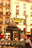 Metrostation Montmartre Place Clichy, Paris, Frankreich