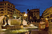 Turia Brunnen, abends, Plaza de la Reina, Valencia