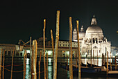 Santa Maria della Salute bei Nacht, Venedig, Italien
