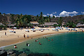 Leute am Strand, Strandszene, Playa Angelita, Puerto Escondido, Oaxaca, Mexiko, Amerika