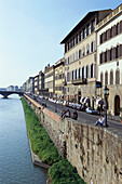 Blick vom Ponte S. Trinità, Via Lugano Corsini, Florenz, Toskana, Italien