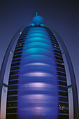 Hotel Burj Al Arab bei Nacht, Beleuchtung, Luxus, Dubai, Vereinigte Arabische Emirate