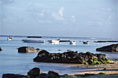 Fischerboote vor dem Hotel Oberoi, Meer, Urlaub, Mauritius, Afrika