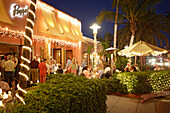 Abendessen im Restaurant Pazzo in der 5. Avenue, Naples, Florida, USA