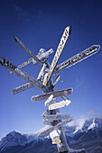 Richtungsanzeiger mit Entfernungsanzeiger, Ski Resort, Lake Louise, Alberta, Kanada