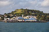 Pier von Devonport mit Mount Victoria, Auckland, Nordinsel, Neuseeland
