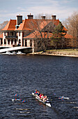 Ein Ruderboot, Charles River, Boston, Massachusetts, USA