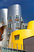 Moderne Archtektur, Frank Gehrys Ray and Maria Stata Buildings, MIT, Cambridge, Massachusetts, USA