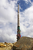Cross at the top of the Rabanal Pass, Cruz de Ferro, Puerto de Rabanal, Camino de Santiago, Castilla Leon, Spain