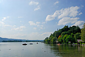 Tretboote am Kochelsee, Oberbayern, Bayern, Deutschland