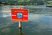 Warnschild für Nichtschwimmer, Mondsee, Salzkammergut, Oberösterreich, Österreich