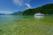 Tour boat at landing stage, Strobl, lake Abersee, lake Wolfgangsee, Salzkammergut, Salzburg, Austria