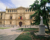 Colegio de San Ildefonso (Old University). Alcalá de Henares. Madrid province. Spain