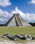 The Castle. Chichén Itzá, Mexico