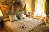 Suite Louis XV. Hotel Crillon. Paris. France