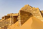 Meroe, city of ancient Cush (Kush) on the East Bank of the Nile: Meroe necropolis has more than 200 pyramids, the meroitic civilization followed Napata era starting from 270 BC. Upper Nubia, Blue Nile state, Sudan