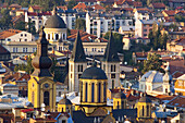 Bosnia-Hercegovina, Sarajevo, view of city center with catholic and Orthodox cathedrals