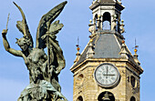 Church of San Miguel and monument in Plaza de la Virgen Blanca square. Vitoria, Álava province. Euskadi, Spain