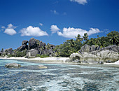 Source d Argent beach, characterized by huge basaltic rocks and a turquoise lagoon. La Digue island. Seychelles Islands.