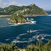 La Concha bay with Santa Clara island and Igeldo mount in background. San Sebastián. Guipúzcoa. Spain