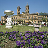 Town Hall and Alderdi-Eder park. San Sebastián-Donostia. Guipúzcoa. Euskadi. Spain