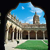 Patio de las Escuelas Menores (courtyard). Salamanca, Spain