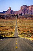 Scenic road: rt.163, Monument valley navajo tribal park, utah / arizona, USA.