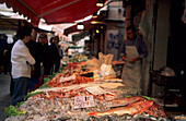 Fischmarkt in Venedig, Venezien, Italien