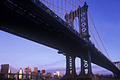 Manhattan bridge, Downtown skyline, Manhattan, New York, USA