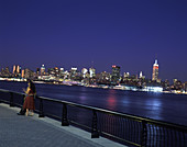 young couple, Midtown skyline, Manhattan, New York, USA