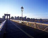 Brooklyn bridge, Downtown skyline, Manhattan, New York, USA