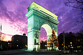 Christmas, Washington square Park, Greenwich village, Manhattan, New York, USA