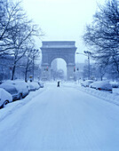 Blizzard, Washington square Park, Greenwich village, Manhattan, New York, USA