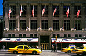 Saks department store, Fifth avenue, Manhattan, New York, USA