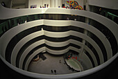 Rotunda, Guggenheim Museum, Fifth Avenue, Manhattan, New York, Usa.