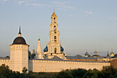 Fortification wall, Vodyanaya tower (17th century) and bell tower (1740-70) of the Holy Trinity-St. Sergius Lavra (monastery), Sergiyev Posad. Golden Ring, Russia