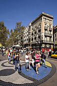 Barcelona,Ramblas,Mosaic von Joan Miro,Passanten