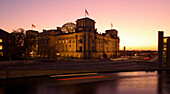 Berlin Reichstag Spree Sonnenuntergang