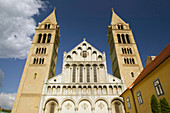 Dom ter Square. Basilica of St. Peter (XIth century). Pecs. Southern Transdanubia. Hungary. 2004.