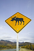 Moose Crossing Roadsign along Glenn Highway. Glenn Highway. Interior. Alaska. USA.