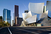 Walt Disney Concert Hall -(b.2004) Architect: Frank Gehry. Downtown. Los Angeles. California. USA.