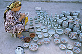 Potter. Old city bazar. Uyghur population. Kashgar (Kashi). Sinkiang Province (Xinjiang). China