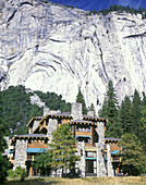 Ahwahnee hotel, Yosemite national park, California, USA.